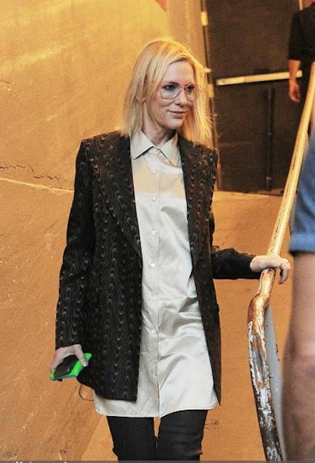 Sao phim “Harry Potter” gây sốc với gu thời trang xấu lạ - 5 Cate Blanchett cũng xuất hiện tại trường quay Spring Studios