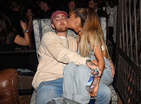 Ca sỹ trẻ tình tứ bên bạn trai - 6 Ariana Grande vừa lên tiếng xác nhận chuyện hẹn hò cùng Mac Miller