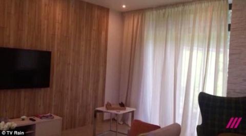 Putin lộ mật biệt thự lợp cỏ, tránh vệ tinh do thám - 7 Căn nhà được sắp xếp theo kiểu Scandinavi. Ảnh: Rain TV