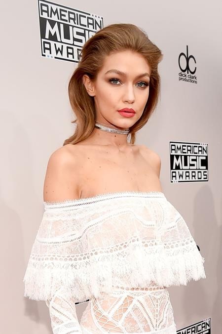 “Mãn nhãn” với dàn sao đọ sắc trên thảm đỏ American Music Awards 2016 - 6 Nhan sắc và sức hấp dẫn của Gigi Hadid khiến các fan “nghẹt thở”