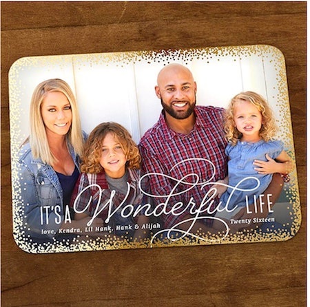 Trầm trồ trước loạt thiệp Giáng sinh cực kỳ đáng yêu của các sao - 7 Vợ chồng Kendra Wilkinson không thể giấu nổi nụ cười mãn nguyện khi được “khoe” mái ấm hạnh phúc trong dịp Noel