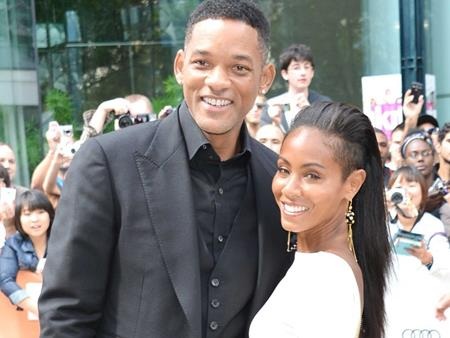 Jada Pinkett Smith, cao 1m52, trông khá nhỏ bé khi đứng bên ông xã Will Smith