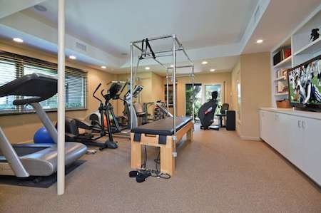 Tổ ấm trong phim “24 giờ” được rao bán với giá bạc tỉ - 8 Ngôi biệt thự còn sở hữu một phòng tập gym…