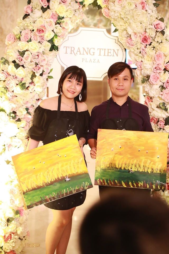 Tràng Tiền Plaza gửi ngàn yêu thương đến một nửa thế giới - 9 Nhiều tác phẩm ấn tượng được hoàn thành chỉ sau 1h cầm cọ