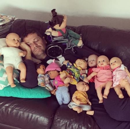 Chùm ảnh chứng minh làm cha thật khó - 9 Địa điểm cho con chơi búp bê không thể lý tưởng hơn