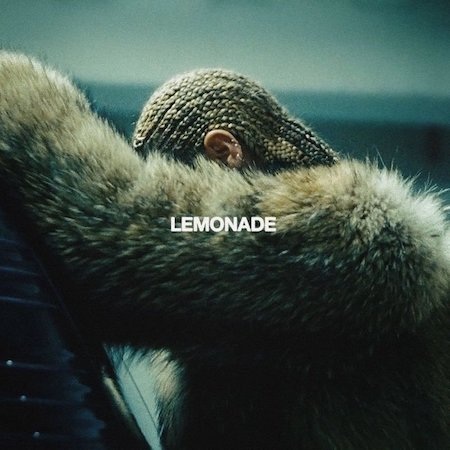 Đã lâu lắm rồi, các fan hâm mộ mới được thấy Beyoncé trở lại là chính mình như trong album “Lemonade”, thông minh, mạnh mẽ, quyến rũ mà vẫn trọn vẹn đến hoàn mĩ và không có gì khó hiểu khi “Lemonade” nhận được tới 92/100 điểm từ giới phê bình