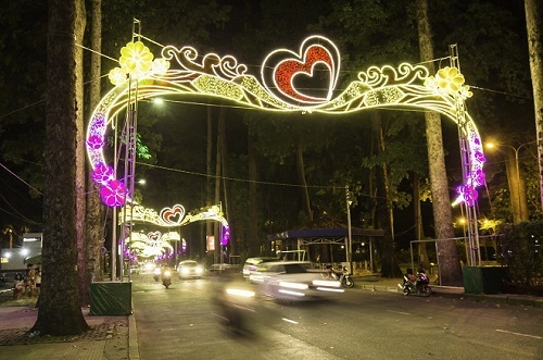 Với sự sáng tạo, đổi mới không ngừng thì đường đèn của Sài Gòn năm nay hoàn toàn có thể kỳ vọng sẽ sánh ngang với các nước trong khu vực