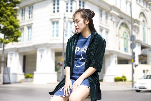 Hot girl Phương Ly: "Ai nói hiền thì không hợp showbiz?" - 5
Cô nàng nhận được nhiều lời khen ngợi với vai trò của một fashionista