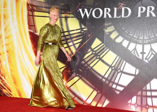 Sao Hollywood đẹp như mộng với váy kiêu sa - 6
Tilda Swinton - ngôi sao tài năng của xứ sương mù