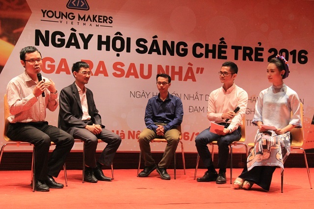 Theo đuổi ngành sáng chế ở Việt Nam liệu có tương lai? - 1
Ba diễn giả định hướng thông tin cho các bạn trẻ tại phần Bàn tròn thảo luận của Ngày hội sáng chế trẻ.