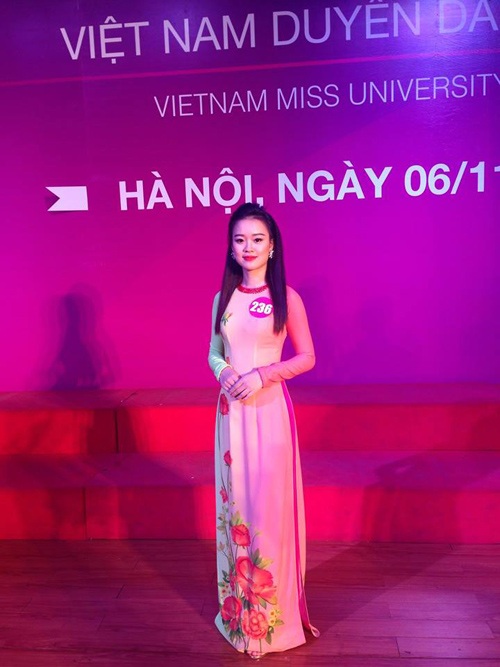 Những chân dài đa-zi-năng nổi đình đám trên mạng xã hội - 6
Cô nàng vừa lọt Top 30 cuộc khi sắc đẹp Vietnam Miss University 2016 khu vực Miền Bắc