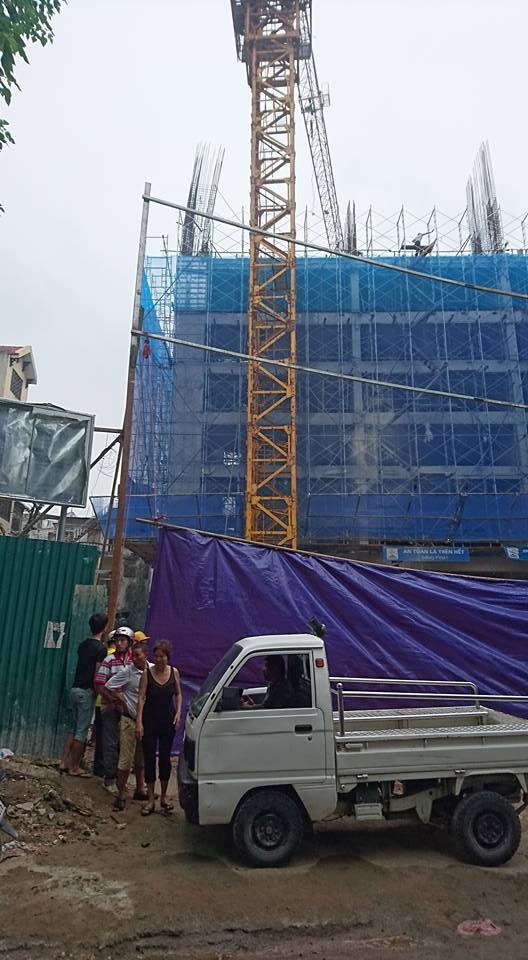 Hà Nội: Sập giàn giáo chung cư, 2 người chết, 4 người bị thương - 3 Hà Nội: Sập giàn giáo chung cư, 2 người chết, 4 người bị thương - 3