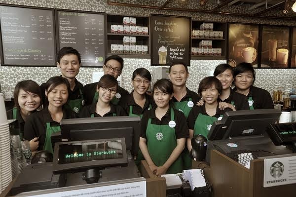 Mỗi một cửa hàng Starbucks là một phần của cộng đồng - 1 Nhân viên được coi là đối tác tin cậỵ của Starbucks