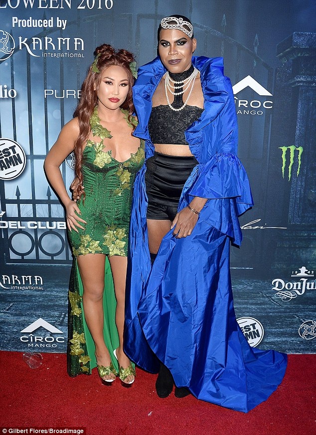 Sao tưng bừng đón Halloween - 4
Dorothy Wang và EJ Johnson