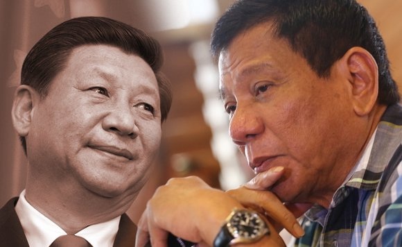 Philippines sẽ được và mất gì từ chuyến thăm Trung Quốc của ông Duterte? - 1
Tổng thống Philippines Rodrigo Duterte (trái) sẽ hội đàm với Chủ tịch Trung Quốc Tập Cận Bình trong chuyến thăm 4 ngày tới Trung Quốc. (Ảnh: Politico)