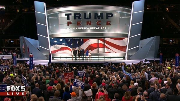 Trump và sự chia rẽ trong lòng nước Mỹ - 1 Trump và sự chia rẽ trong lòng nước Mỹ - 1