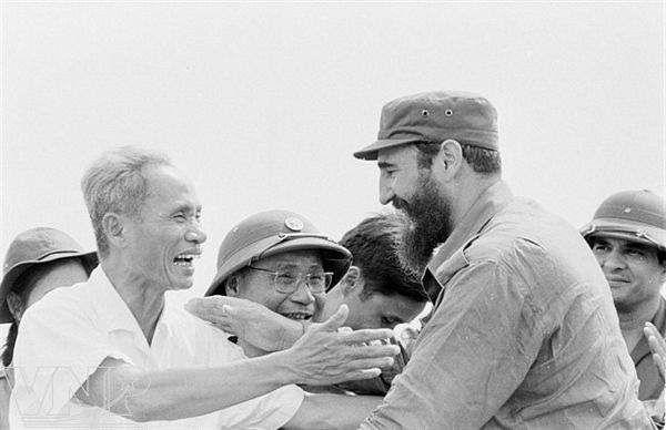 Hình ảnh Fidel Castro bên Việt Nam những năm tháng chiến tranh - 3 Hình ảnh Fidel Castro bên Việt Nam những năm tháng chiến tranh - 3