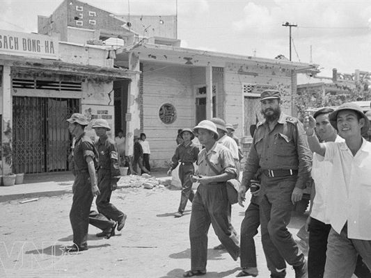 Hình ảnh Fidel Castro bên Việt Nam những năm tháng chiến tranh - 7 Hình ảnh Fidel Castro bên Việt Nam những năm tháng chiến tranh - 7