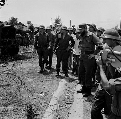 Hình ảnh Fidel Castro bên Việt Nam những năm tháng chiến tranh - 8 Hình ảnh Fidel Castro bên Việt Nam những năm tháng chiến tranh - 8