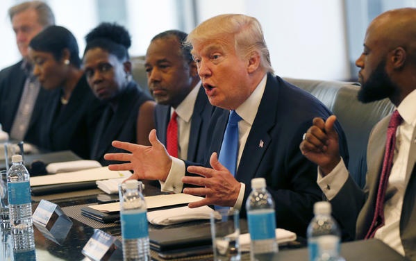 Ông Donald Trump sẽ làm gì cho đến khi nhậm chức? - 3
Tổng thống Mỹ cũng đồng thời là Tổng tư lệnh quân đội. (Ảnh minh họa: AP)