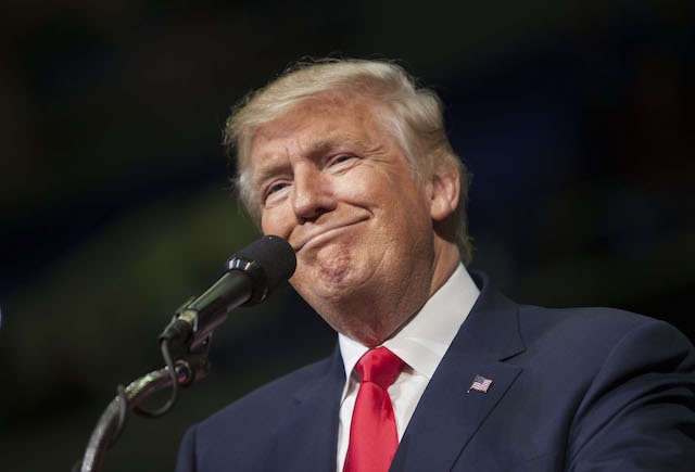 Người ủng hộ tỷ phú Trump dọa ám sát bà Clinton - 1
Ứng viên tổng thống Cộng hòa Mỹ Donald Trump. (Ảnh: AFP)