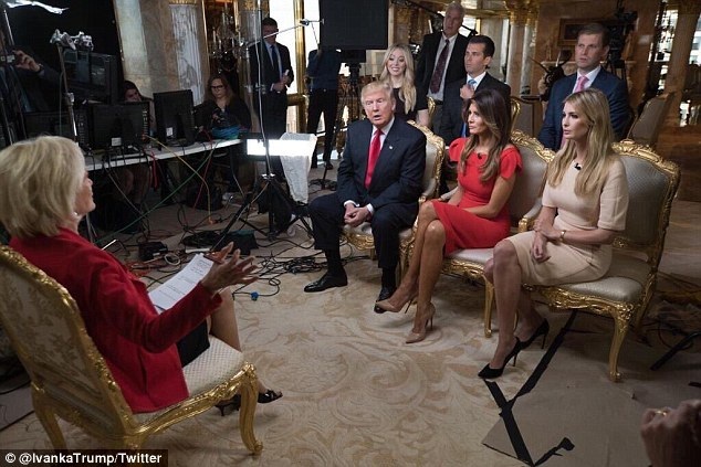 Ái nữ xinh đẹp nhà Trump từ chối tham gia chính quyền của cha - 3
Cuộc phỏng vấn với CBS là cuộc phỏng vấn đầu tiên của ông Trump và gia đình kể từ khi đắc cử. (Ảnh: Twitter)