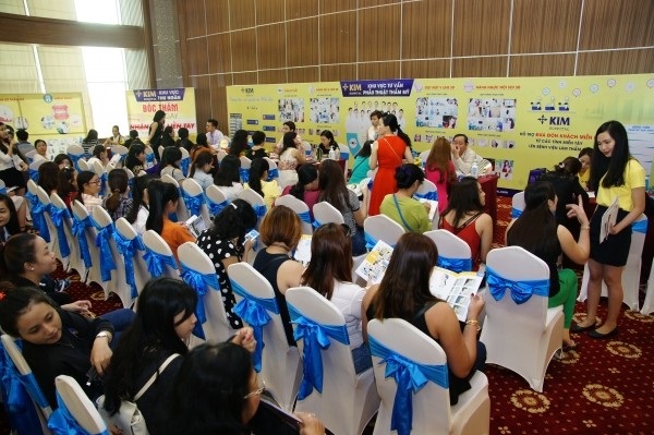 Tuần lễ vàng khai trương: KIM Hospital giảm tới 15 triệu nâng mũi, bấm mí, nâng ngực… - 3 Bệnh viện Thẩm Mỹ Hàn Quốc KIM thường xuyên tổ chức hội thảo thẩm mỹ với nhiều chuyên đề khác nhau