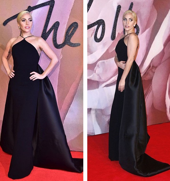  After a successful night at the UK's X Factor, on December 4, Lady Gaga continued to appear at a program that attracted a lot of attention from the British audience, the 2016 British Fashion Awards, on December 5. 