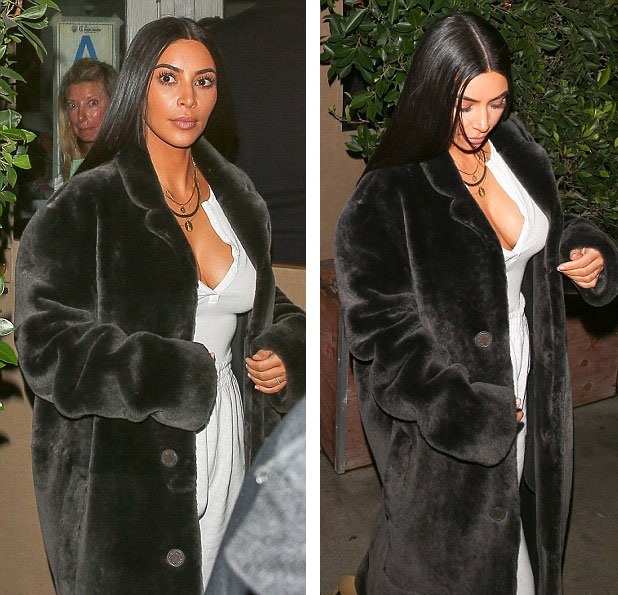 Vợ chồng Kim Kardashian xuất hiện bên nhau giữa "bão" tin đồn ly dị - 3 Vợ chồng Kim Kardashian xuất hiện bên nhau giữa "bão" tin đồn ly dị - 3