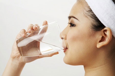 Sỏi thận: uống nước hay tán sỏi? - 1
Sỏi thận: uống nước hay tán sỏi?