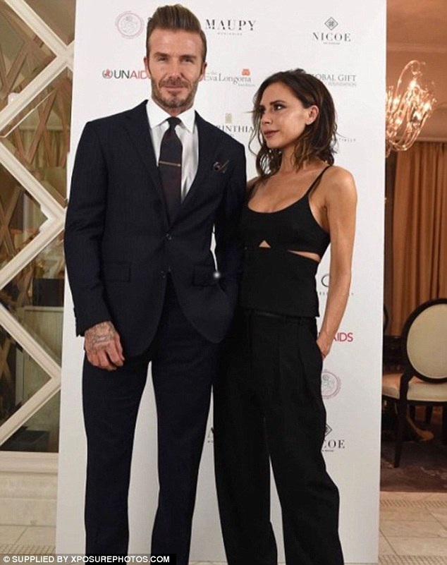 Gia đình Beckham hạnh phúc đón giáng sinh bên nhau - 7
Vợ chồng Beckham đã có 17 năm gắn bó và bốn đứa con ngoan ngoãn. Họ luôn là gia đình biểu tượng ở Hollywood.
