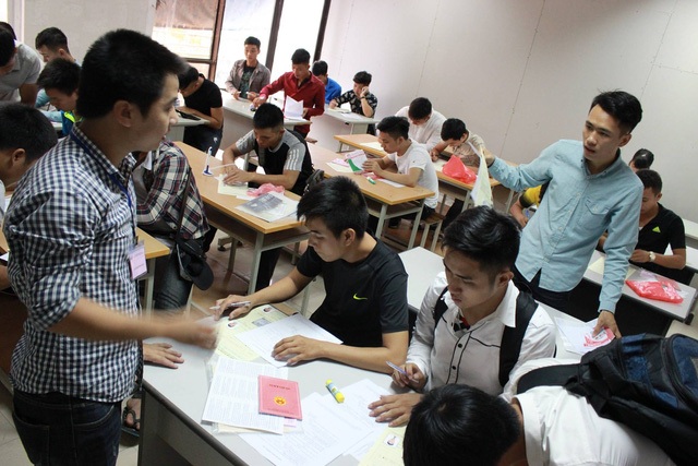 VN đưa hơn 98.000 lao động đi làm việc ở nước ngoài trong 10 tháng qua - 1
Lao động VN làm thủ tục đăng ký dự Kỳ thi tiếng Hàn lần thứ 11.