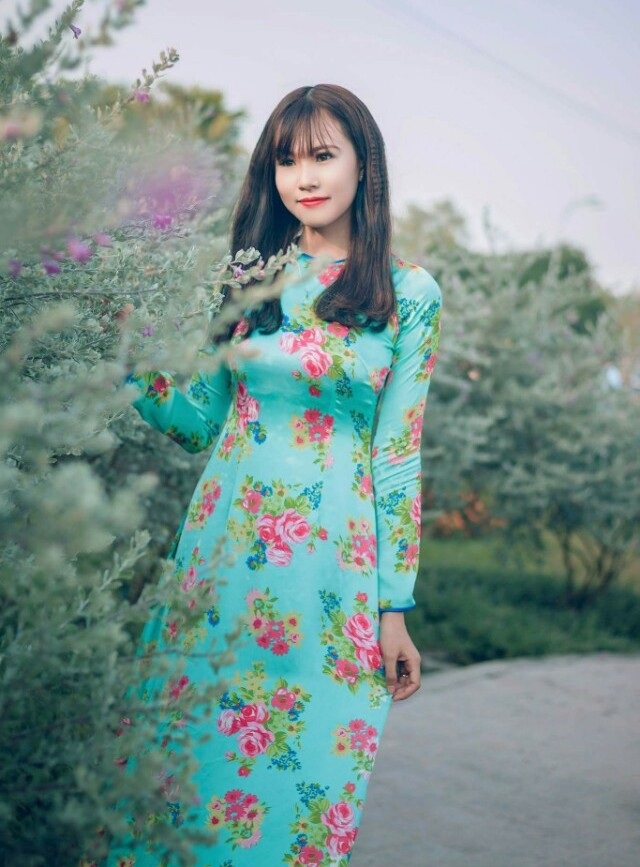 Cận cảnh những người đẹp vào bán kết Hoa khôi Nam Bộ 2017 - 9 Trương Thị Ngọc Hạnh (SN 1997, Sóc Trăng).