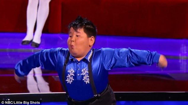 “Bé bự” nhảy cực sung gây sốt - 1 Cậu bé He Xiongfei gây chú ý bởi những kỹ năng nhảy múa điêu luyện và biểu cảm rất “kịch tính” trong khi biểu diễn.