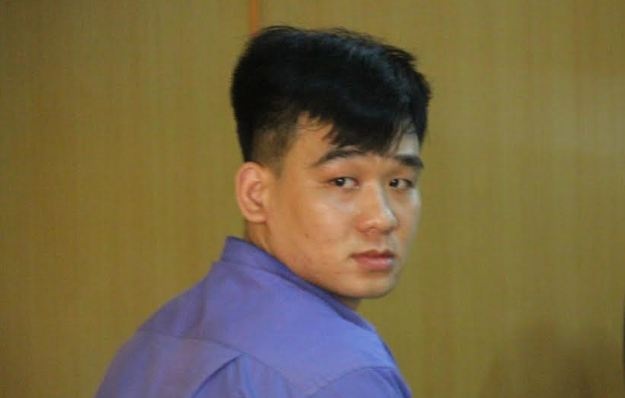Bị hại tố công an điều tra tráo đổi kim cương - 1 Bị cáo Phong tại tòa.