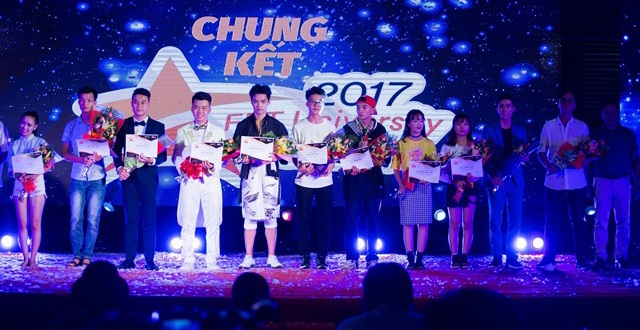 “Hot girl cover” đoạt giải quán quân cuộc thi tài năng sinh viên - 3 13 thí sinh bước vào trận tranh tài đầy gay cấn trong đêm chung kết FPT University Talent 2017, tại Đà Nẵng