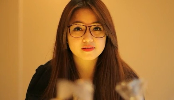 “Hành trình nhan sắc” của Sa Lim sau 4 năm trở thành hot girl - 1 Sa Lim trong clip mùa Valentine trở thành hiện tượng năm 2013.