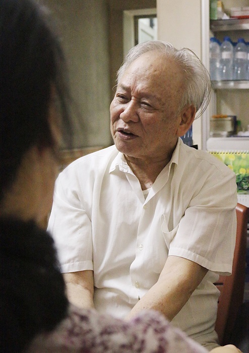 Bác sĩ già 25 năm chữa bệnh miễn phí cho người nghèo - 1 Tiến sĩ Y học Nguyễn Văn Chương còn được mệnh danh là “Bác sĩ của người nghèo”.