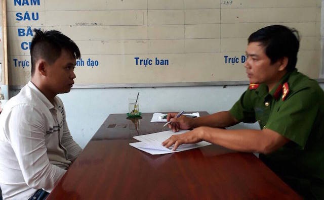 Khởi tố đối tượng rạch đùi phụ nữ trên đường - 1 Bị can Hồ Huỳnh Tuấn Anh tại cơ quan điều tra vào ngày 18/10 (ảnh: CTV)