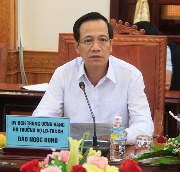 Bình Định: "Cần chú trọng dạy nghề, tạo việc làm cho người lao động" - 1 Bộ trưởng Bộ LĐ-TB&XH Đào Ngọc Dung làm việc với lãnh đạo tỉnh Bình Định