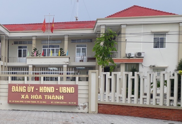 Kỷ luật 2 lãnh đạo xã vụ cán bộ xã “xin” làm hộ nghèo - 1 Xã Hòa Thành gây bất bình khi tên của một số cán bộ và người thân cán bộ có trong danh sách hộ nghèo, cận nghèo của xã.