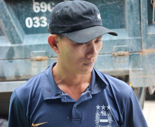 Tài xế tông chết người rồi bỏ trốn bị bắt khi đi sửa xe - 1
Sau hơn một ngày lẩn trốn, đối tượng Nguyễn Tân Xuyên đã bị cơ quan công an bắt giữ khi đưa xe đi sửa xe.