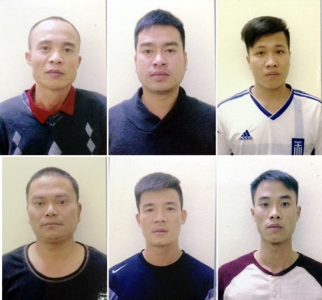 Nhóm đối tượng đánh bạc tại cơ quan công an (ảnh CAND)