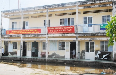 Cán bộ “đưa” con giống hỗ trợ cho dân vào nhà người thân bị kỷ luật Đảng! - 1 UBND xã Viên An Đông, nơi xảy ra nhiều khuất tất trong hỗ trợ kinh phí sản xuất chương trình nông thôn mới.