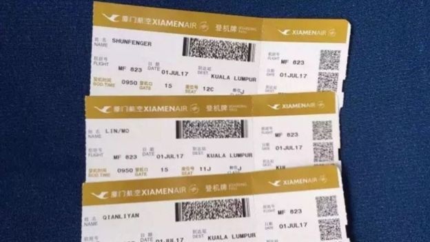 Tượng thần Trung Quốc ngồi máy bay ghế thương gia gây xôn xao - 2 Hình ảnh 3 tấm vé hạng thương gia của 3 vị thần trong chuyến công tác tới Malaysia. (Ảnh: BBC)