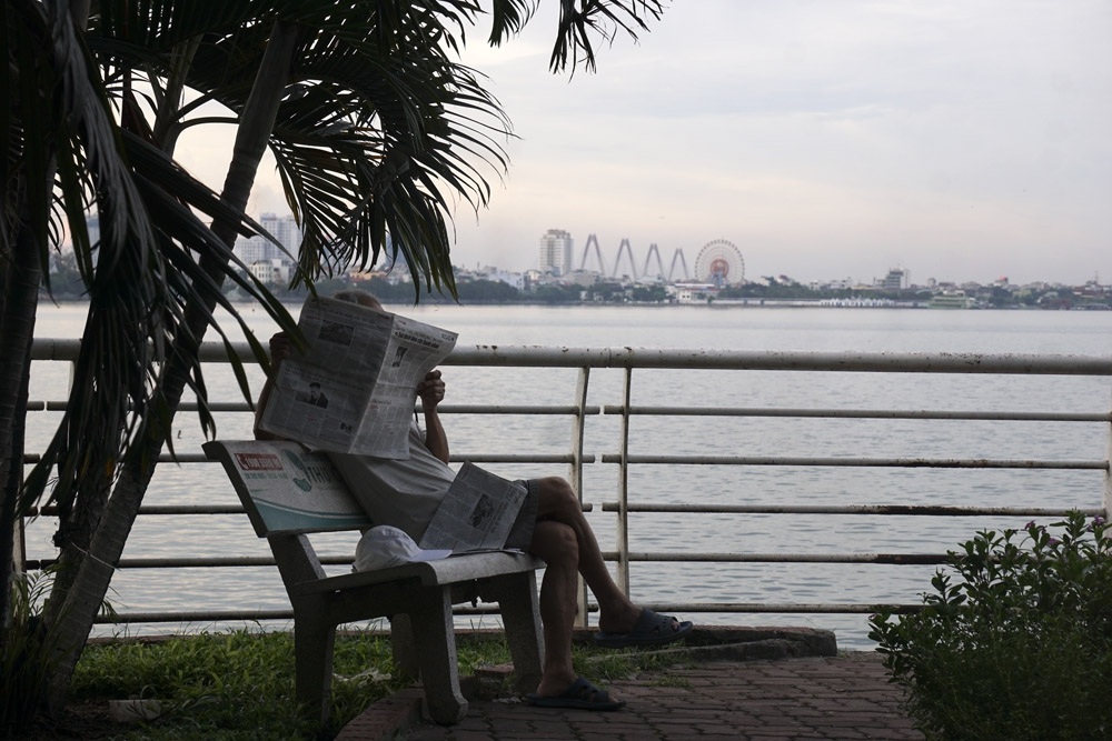Hà Nội bình yên trong tiết trời thu - 11
Về trưa, không gian trong vắt cho tầm nhìn xa, cảnh vật hiện ra rõ nét.