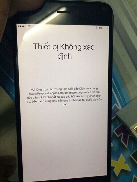 Nhiều iPhone xách tay tại Việt Nam bất ngờ biến thành "cục gạch" - 1 iPhone bị kẹt ở màn hình Thiết bị không xác định