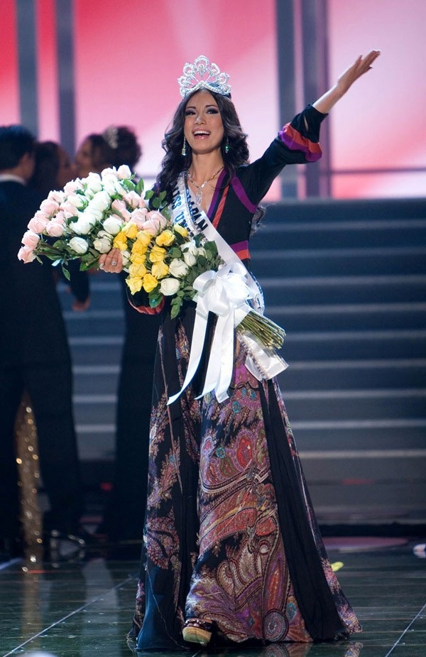 Hoa hậu Hoàn vũ 2007 Riyo Mori một thập kỷ sau khi đăng quang - 4 Hoa hậu Hoàn vũ 2007 Riyo Mori một thập kỷ sau khi đăng quang - 4