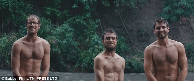 Diễn cảnh khỏa thân, nam diễn viên “Harry Potter” muốn “lột xác” - 3 Ngoài ra, Daniel còn có cảnh quay khỏa thân bên các bạn diễn nam.