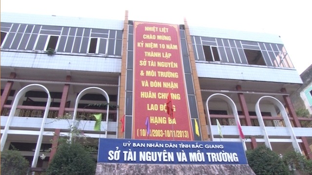 Đấu thầu tài sản công kiểu “làm xiếc”, kết luận hàng loạt sai phạm nhưng... không xử lý? - 4
Lãnh đạo Sở TN&MT có trách nhiệm với những sai phạm tại Trung tâm quan trắc tài nguyên và môi trường tỉnh Bắc Giang.